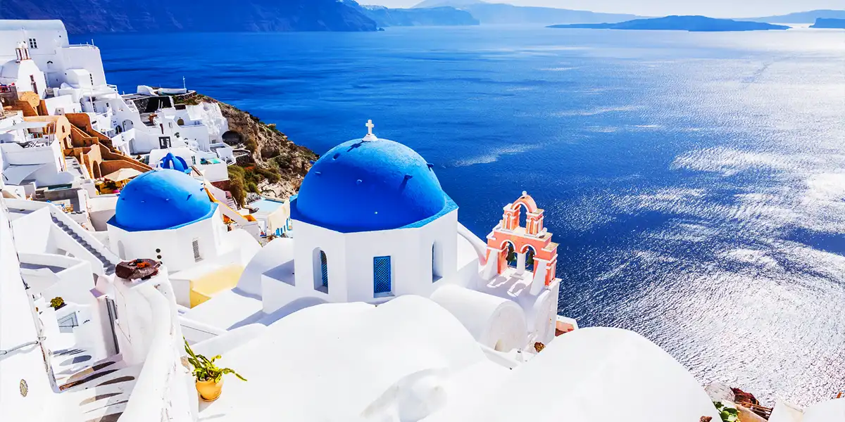 Santorini Escape: 4* Stay + Return Flights, Breakfast & More